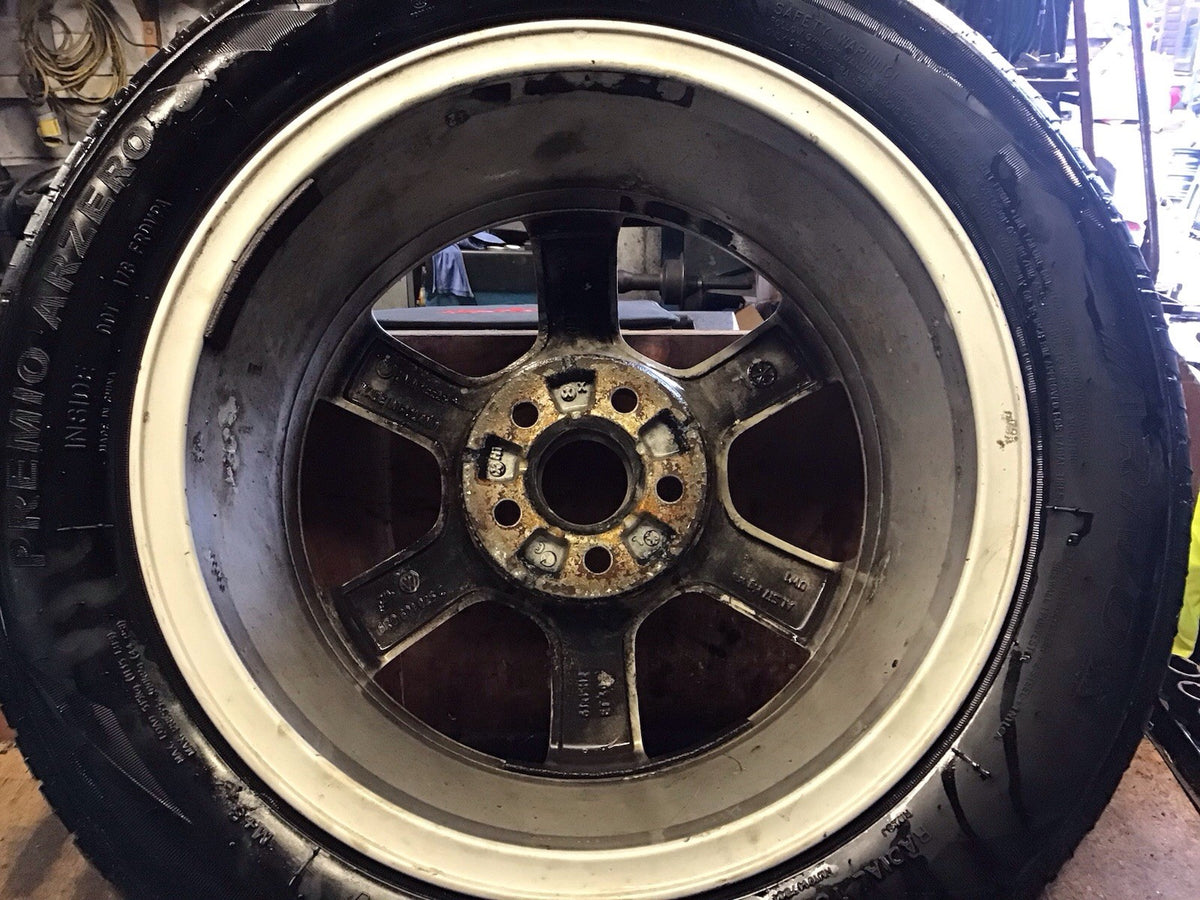 VOLKSWAGEN POLO 6R  ALLOY WHEEL 15" 6R0601025C  TYRE 195X55X15 2009 20177