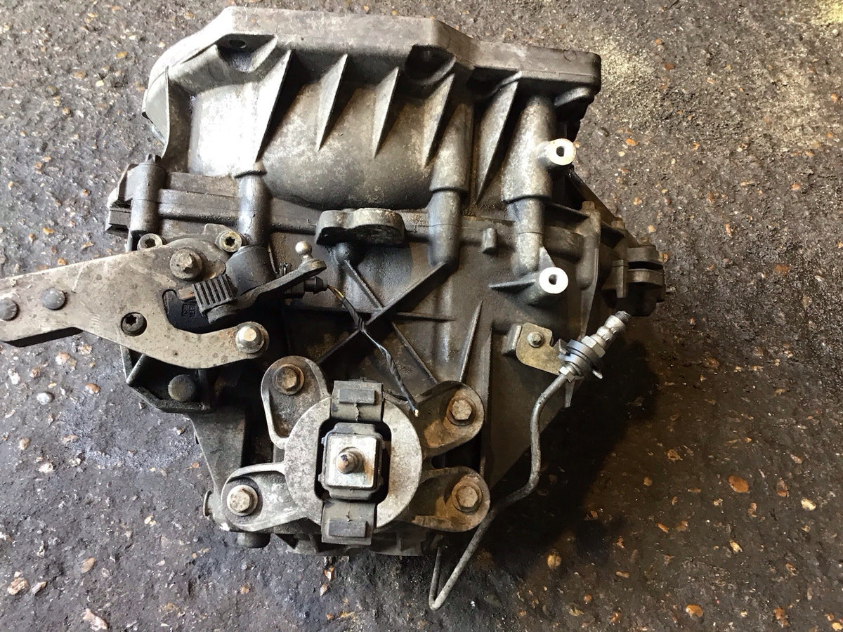 BMW MINI R56 1.6 GEARBOX  MANUAL 6 SPEED 72000 MILES 2007 201110