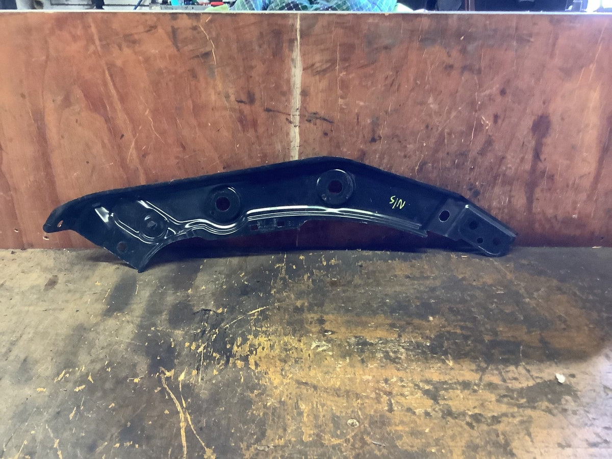 VOLKSWAGEN SHARAN MK2 PASSENGERS SIDE HEADLIGHT BRACKET 7N0805931 2010 20230