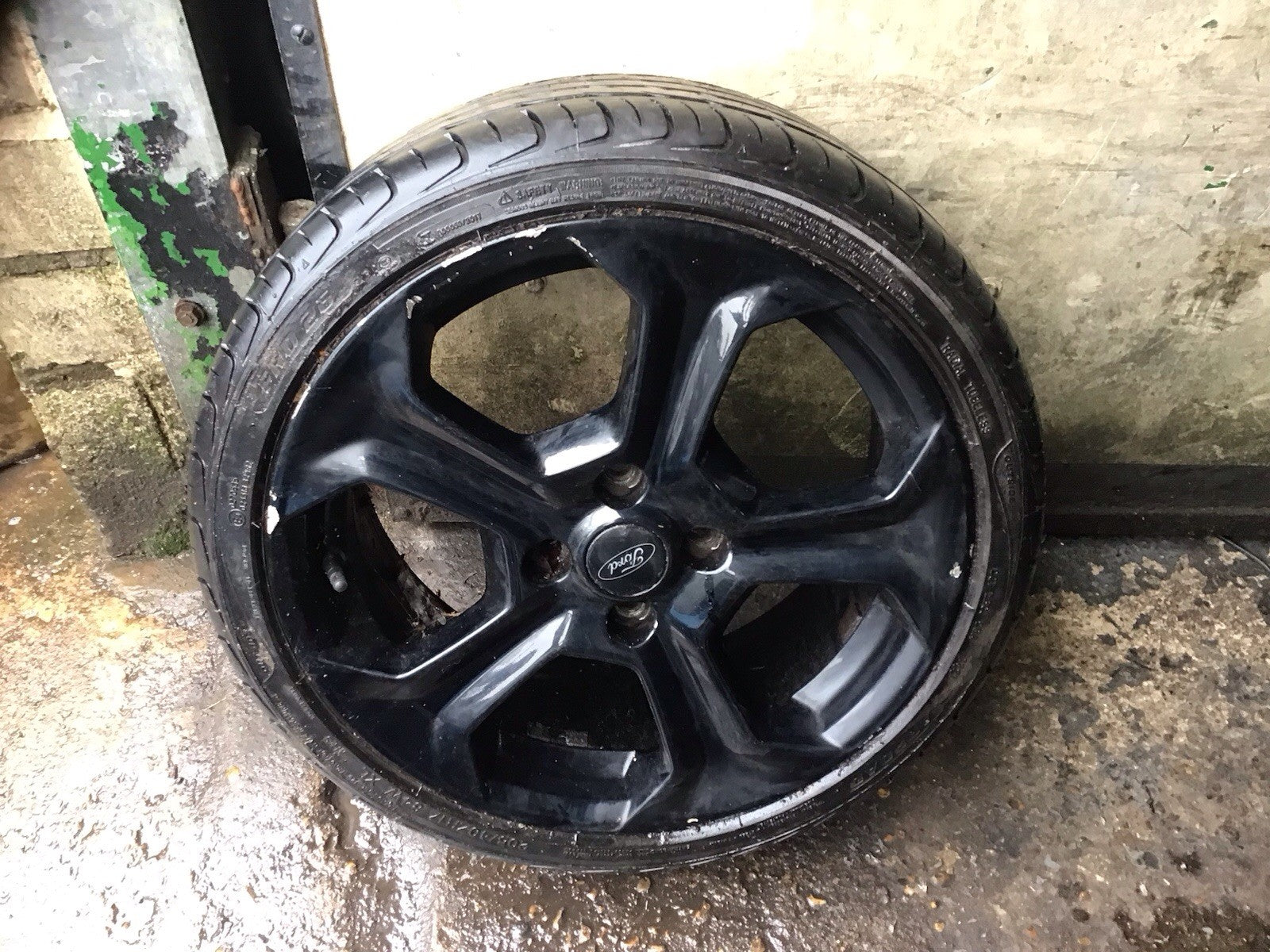 FORD FIESTA  ST BLACK ALLOY WHEEL AND TYRE 17" C1BC TBFC1