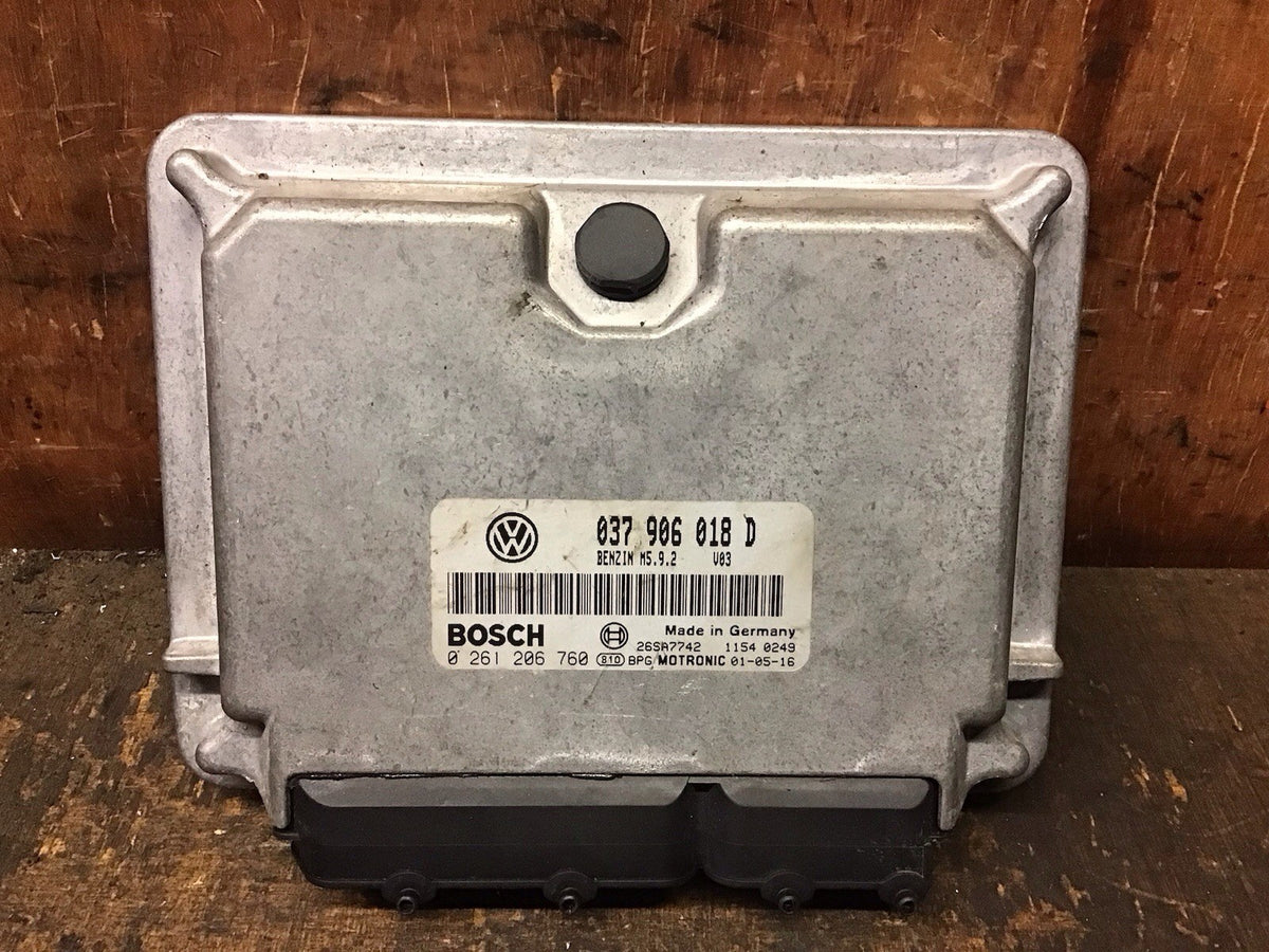 VOLKSWAGEN GOLF CONVERTIBLE MK3.5 2.0 PETROL ECU 037906018D BOSCH 02612067603