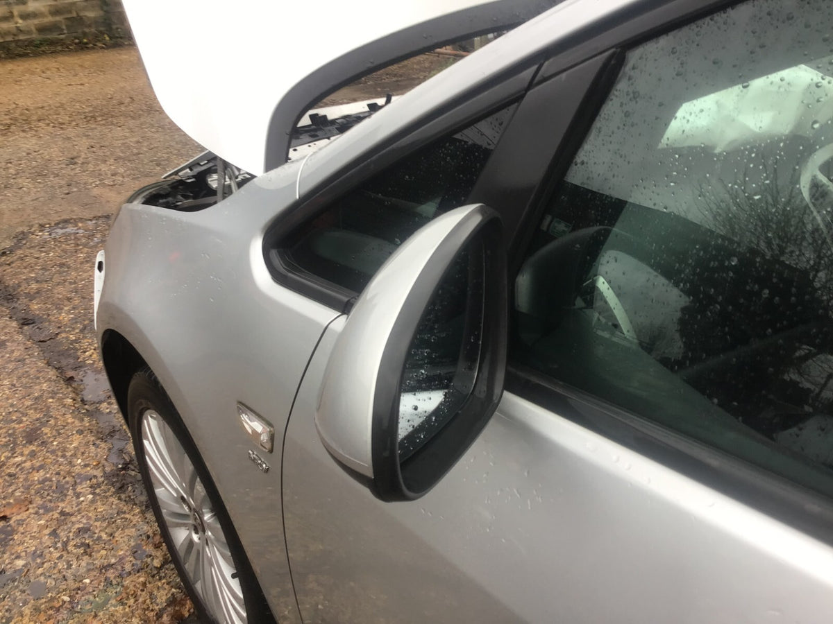 VAUXHALL ASTRA J PASSENGER SIDE N/S DOOR MIRROR SOVEREIGN SILVER 176/GAN  10 159