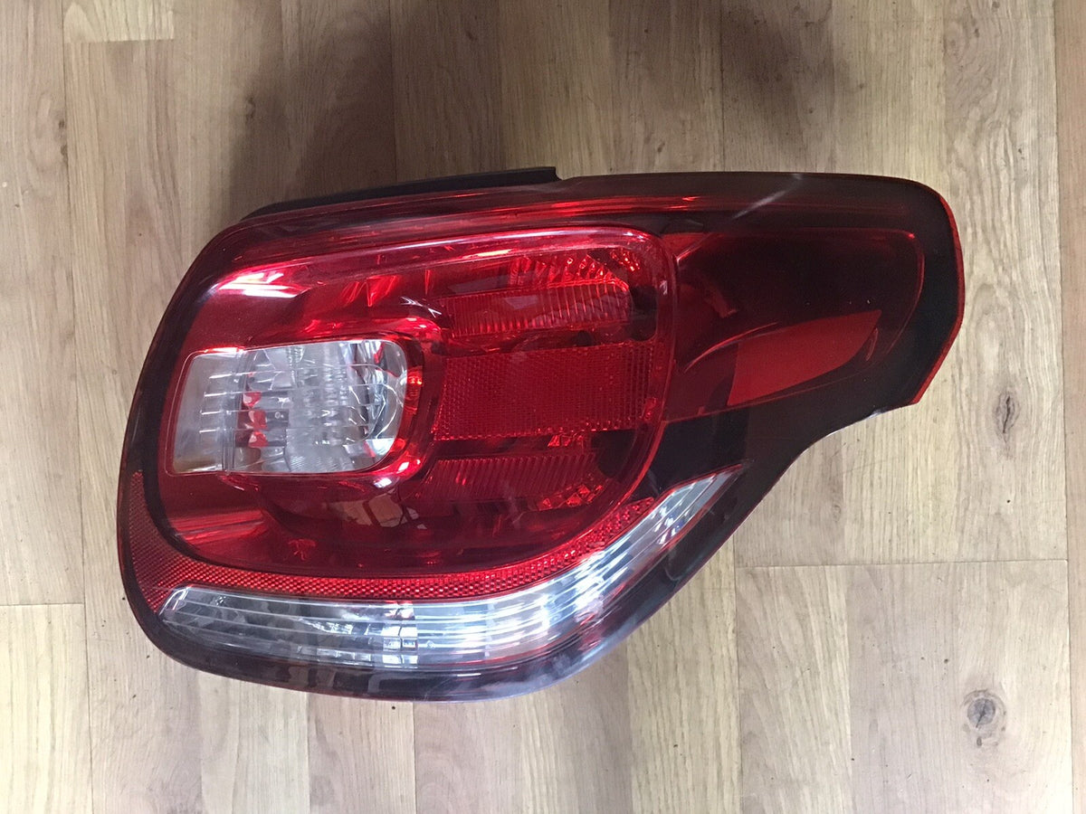 CITROEN DS3 DRIVER'S SIDE O/S REAR LIGHT 9683115380 2010 20153