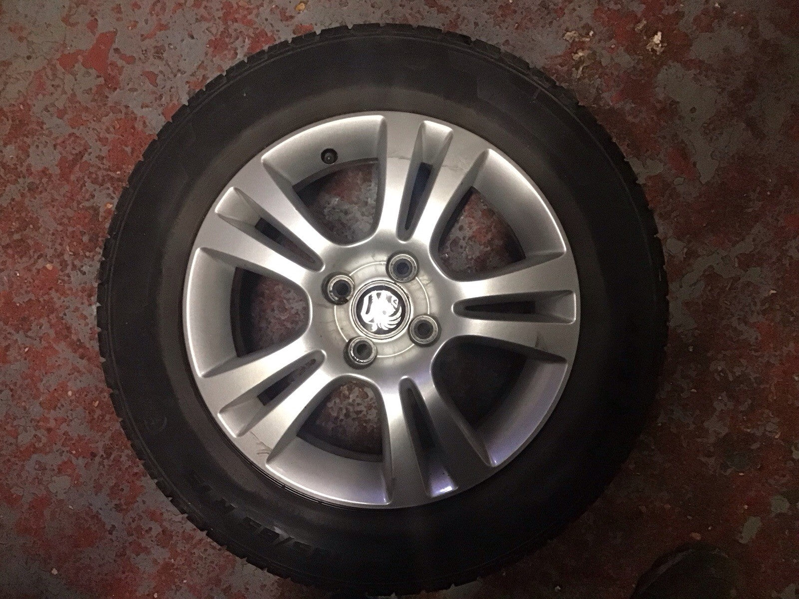 VAUXHALL CORSA D ALLOY WHEEL 15'' ET39 T093 AND TYRE 185X65X15 2006 20140