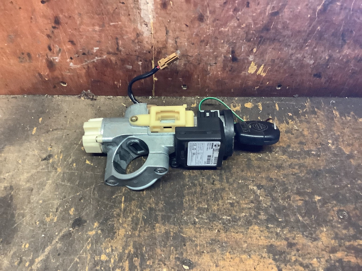 NISSAN X TRIAL MK1 IGNITION BARREL LOCK AND KEY 28590C9902 2002 20075