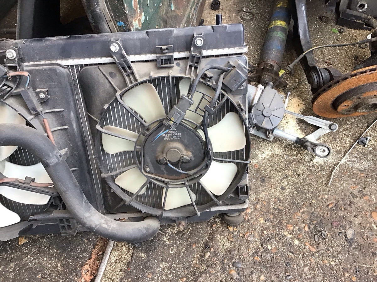 HONDA JAZZ MK2 1.4 PETROL AUTOMATIC RADIATOR PACK  FAN COWLING 2001 20083