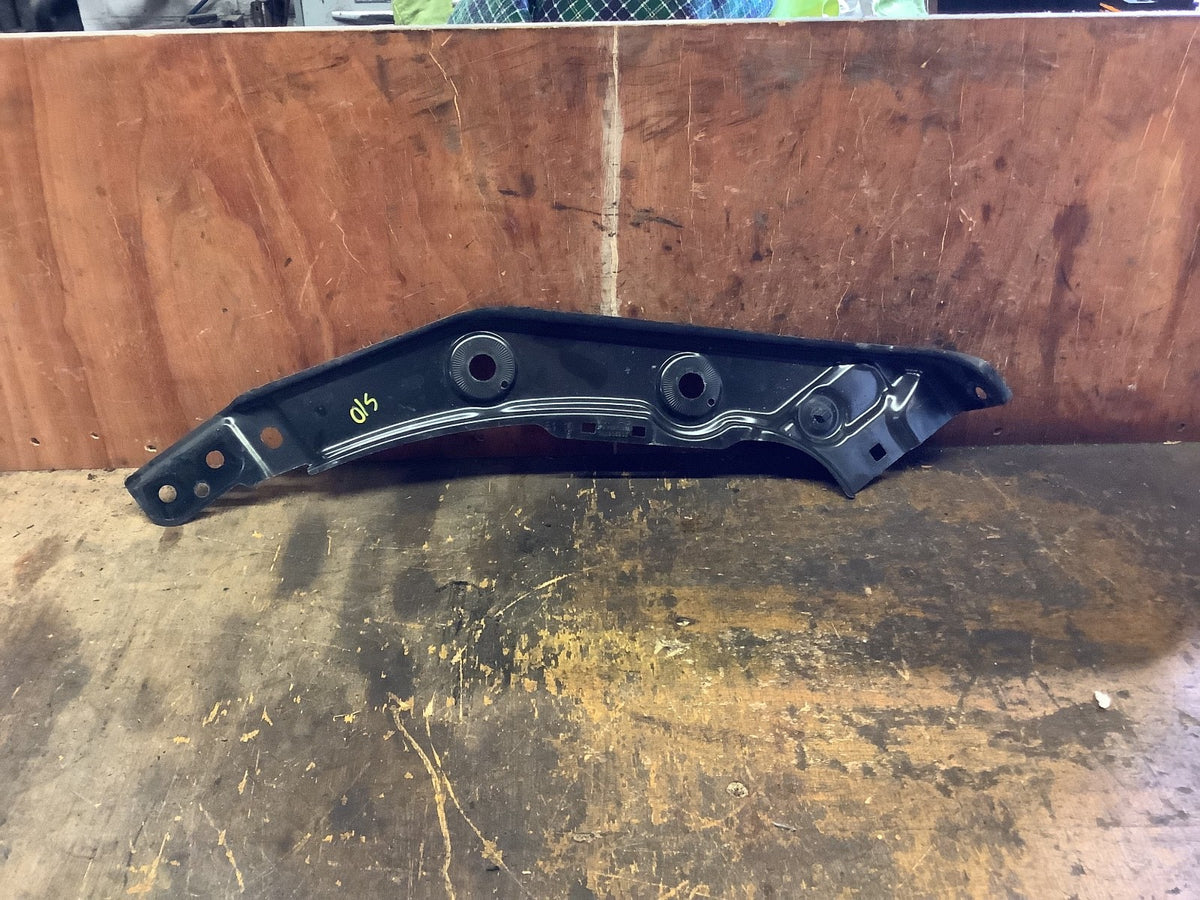 VOLKSWAGEN SHARAN MK2 DRIVERS SIDE HEADLIGHT BRACKET 7N0805932 2010 20231