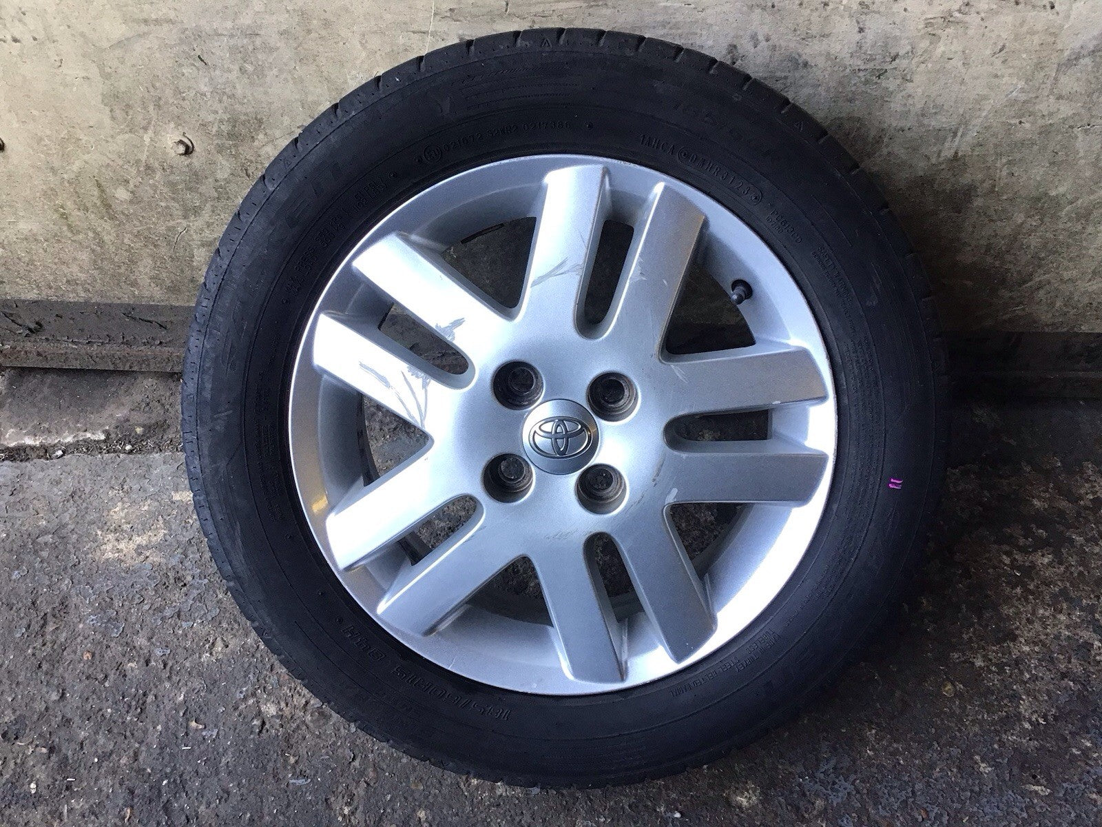 TOYOTA YARIS MK2 ALLOY WHEEL 15'' PZ406 B0675 ZC WITH TYRE 185X60X15 2006 20111