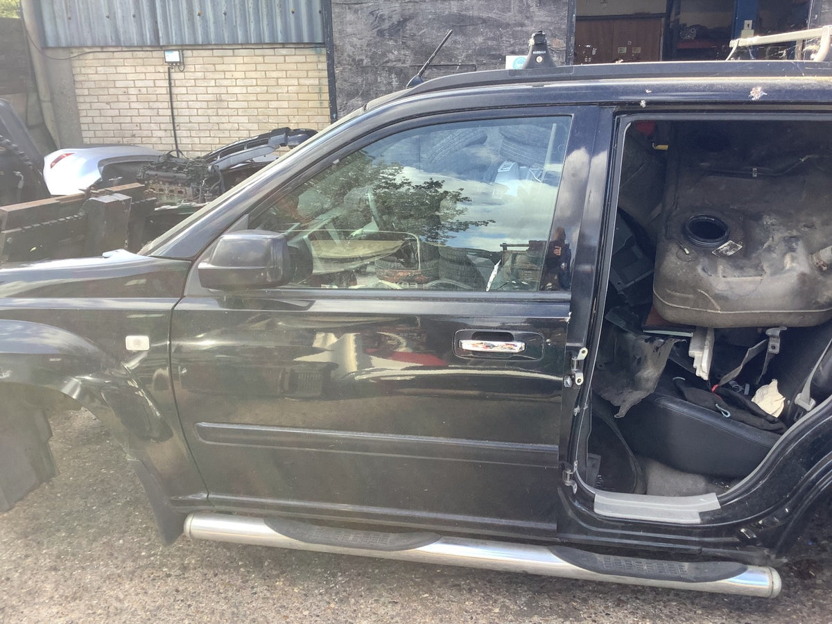 NISSAN X TRIAL MK1 PASSENGER'S SIDE N/S FRONT DOOR BLACK 20041