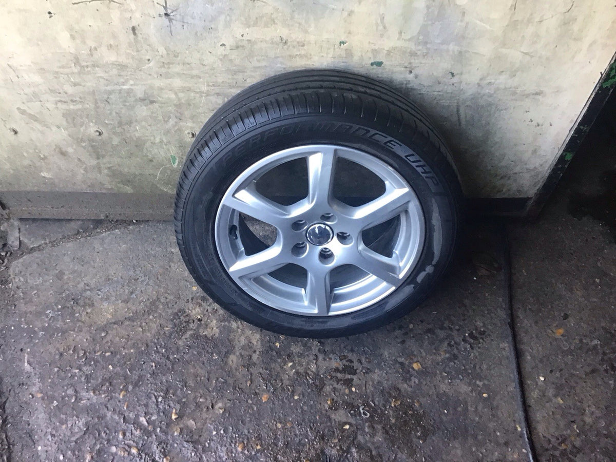 VOLKSWAGEN POLO 6R  ALLOY WHEEL 15" 6R0601025M  TYRE 195X55X15 2009 20173