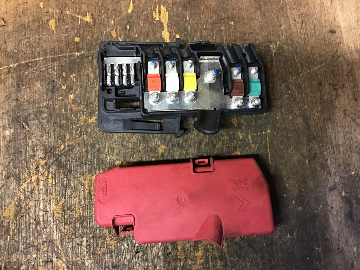 CITROEN C5 ESTATE UNDER BONNET  FUSE BOX V9662335380 2008 20141