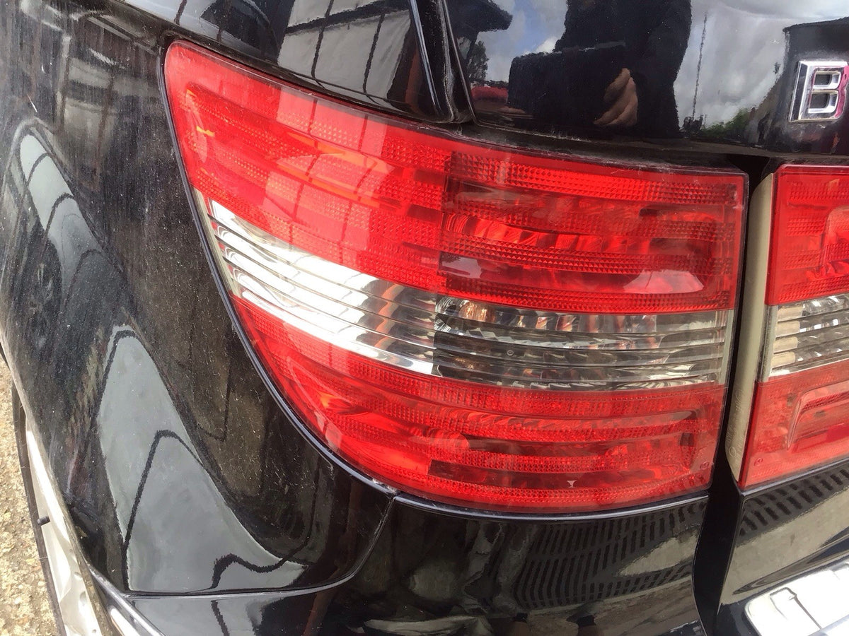 MERCEDES B CLASS W245 PASSENGER'S SIDE N/S REAR LIGHT (OUTER) A169820 2005 20122