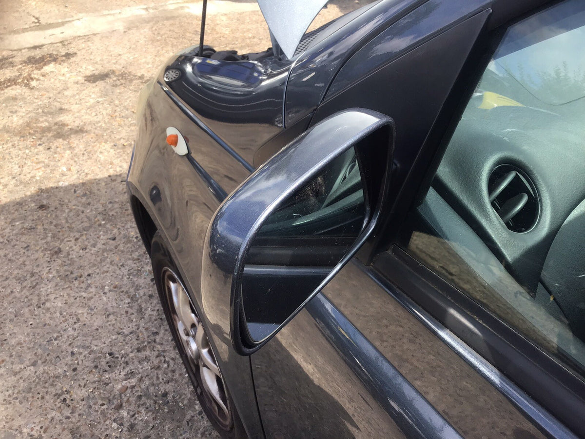 TOYOTA YARIS MK1 PASSENGER'S SIDE N/S DOOR MIRROR GREYISH BLUE 8S5 2001 20065
