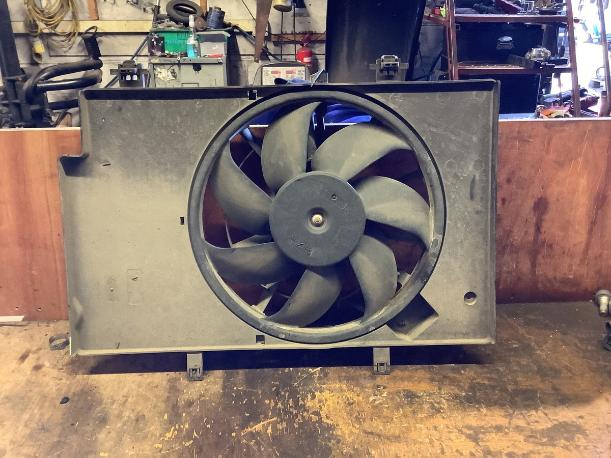 FORD FIESTA MK7 RADIATOR FAN COWLING 8V51 8C607 AF 2008 20176