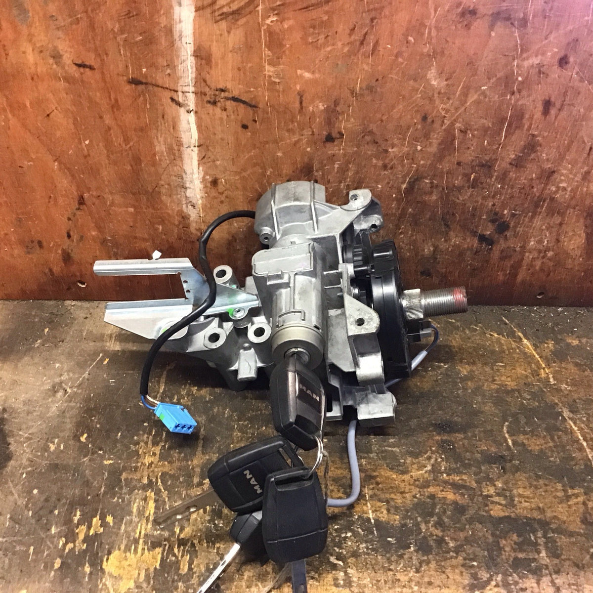 MAN TGX TGS IGNITION LOCK AND KEYS STEERING LOCK 81.25501.6035 2015 20102