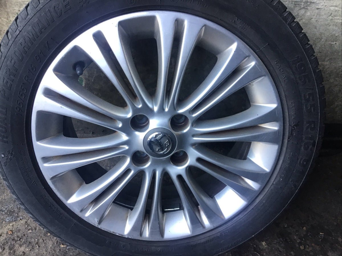 VAUXHALL CORSA ALLOY WHEEL 16'' 13298019 AND TYRE 195X55X16 2006 20142