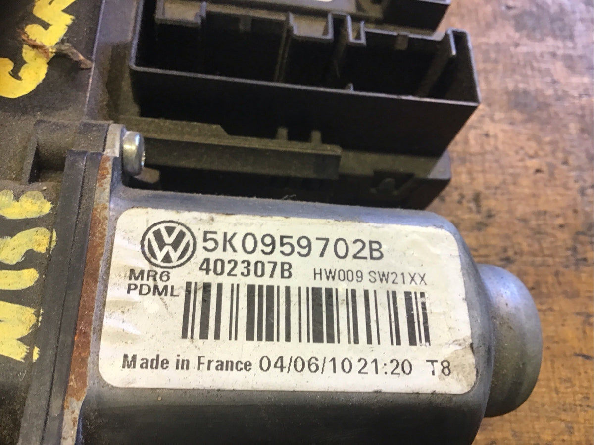 VOLKSWAGEN GOLF MK6 PASSENGERS FRONT WINDOW MOTOR REGULATOR 5K0959702B 09 20123
