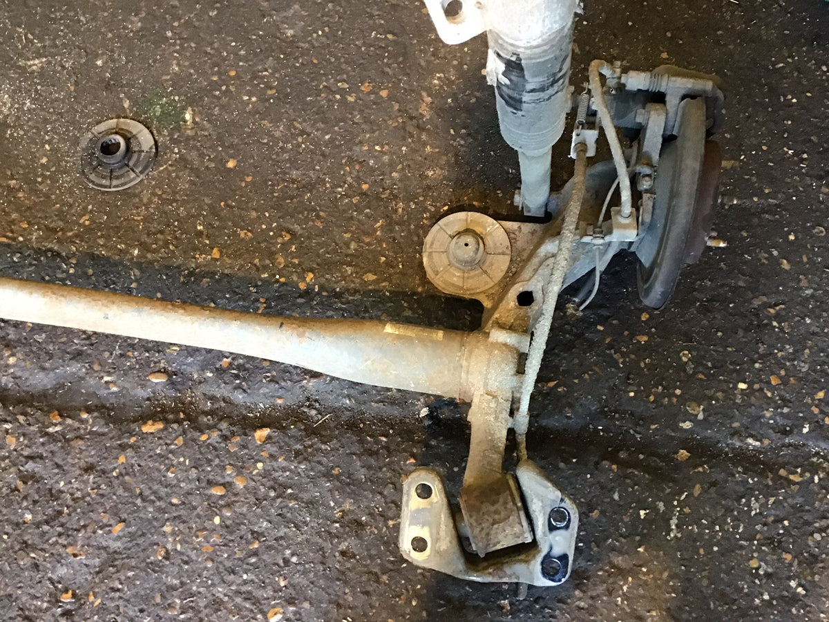 VAUXALL ASTRA J 1.6 PETROL REAR AXLE DISC BRAKES WITH ABS 2010 201510