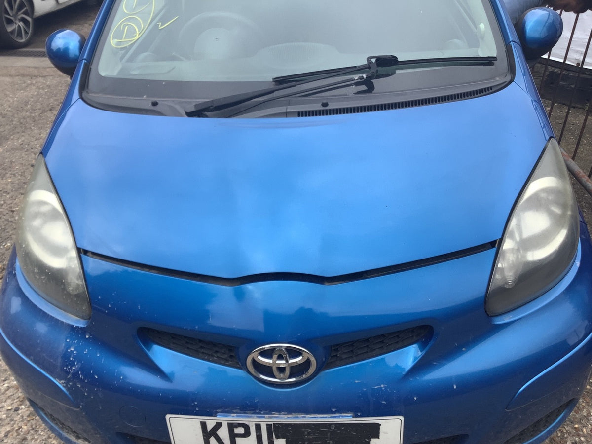TOYOTA AYGO BONNET ELECTRA BLUE CODE 8U7 2005 20141