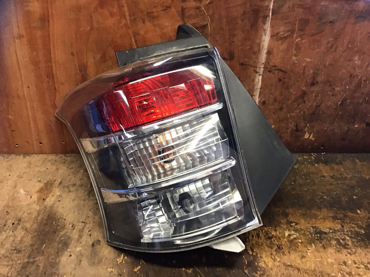 TOYOTA IQ  PASSENGER'S SIDE N/S REAR LIGHT 2009 20142