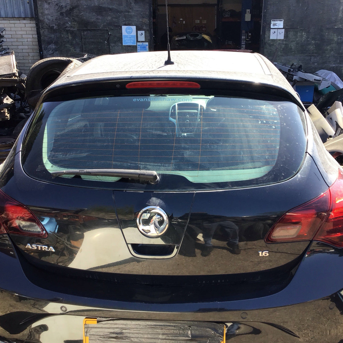 VAUXHALL ASTRA TAILGATE CARBON FLASH BLACK  Z22C 2010 20152