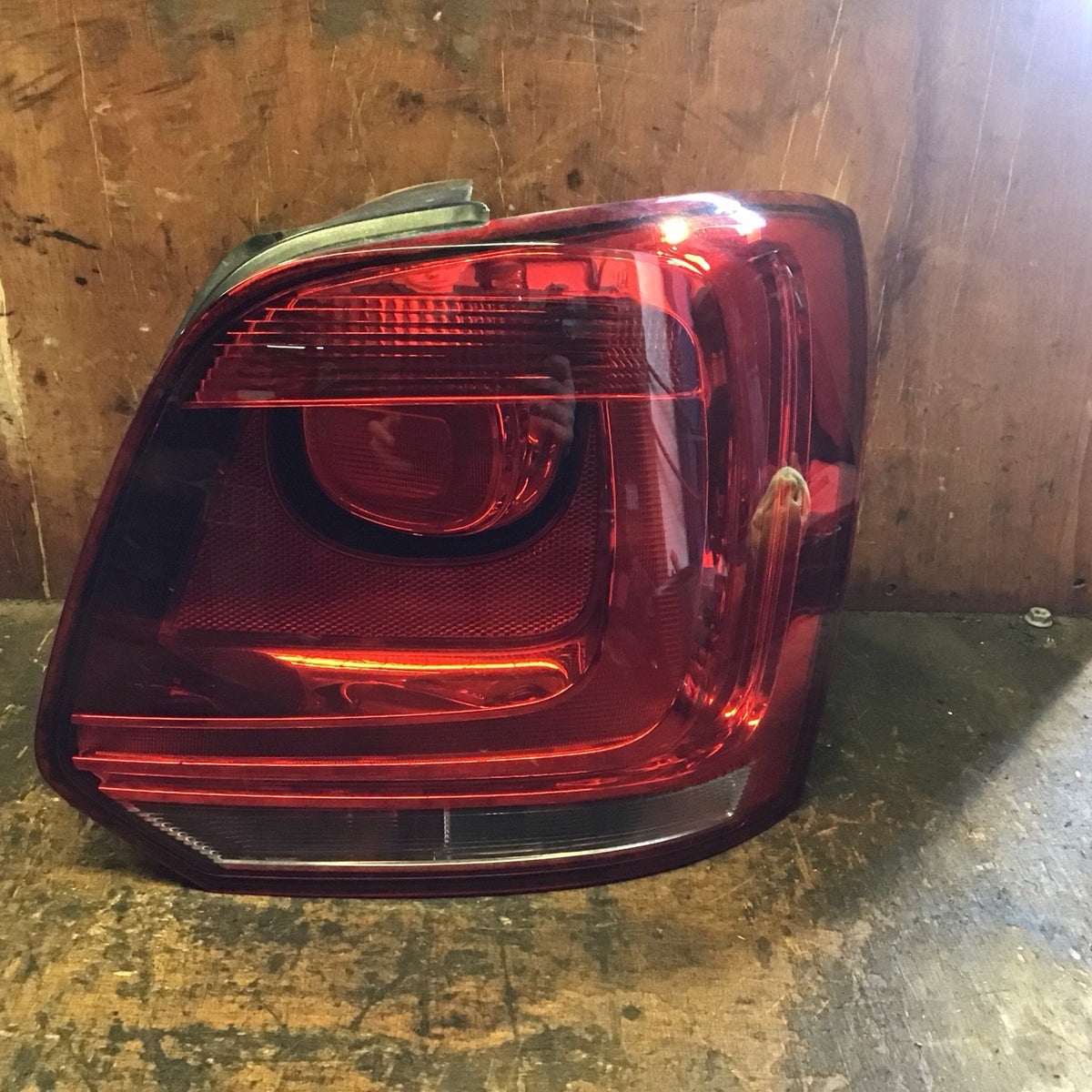 VOLKSWAGEN POLO 6R DRIVERS SIDE O/S REAR LIGHT 6R0945258H 2009 20122