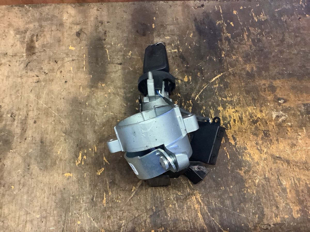 VAUXHALL ASTRA J  IGNITION BARREL LOCK AND KEY 20939745 2009 20157