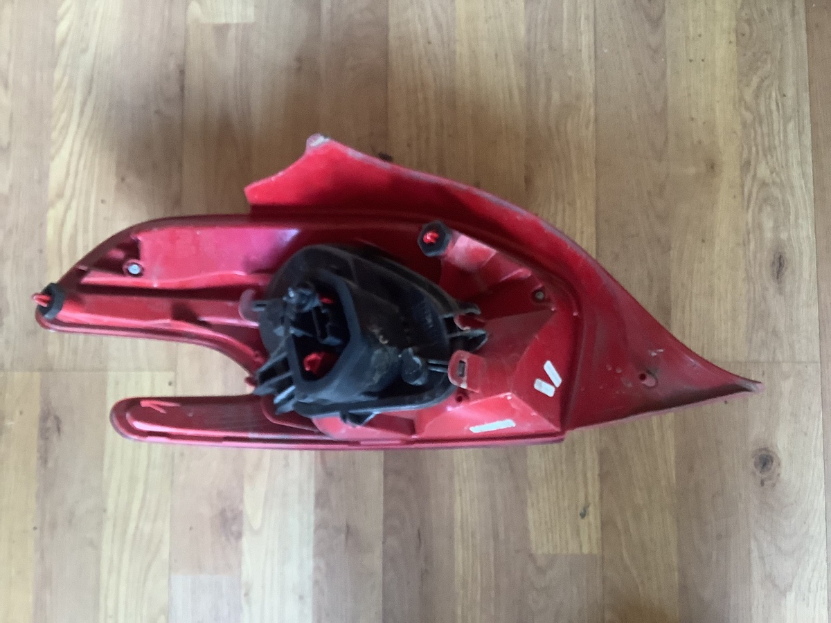 PEUGEOT 208 DRIVER'S SIDE O/S REAR LIGHT 2012 20153