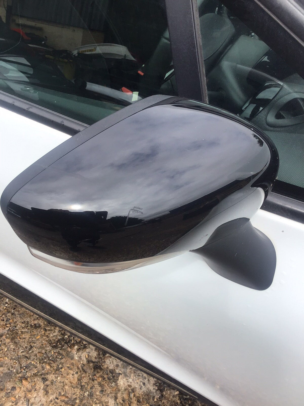 RENAULT CLIO MK4 DRIVER'S SIDE O/S CRACKED DOOR MIRROR ELECTRIC IN BLACK 2013 191