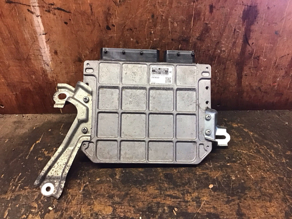 TOYOTA YARIS MK2 1.3 PETROL ECU 89661 0D311 2006 20111