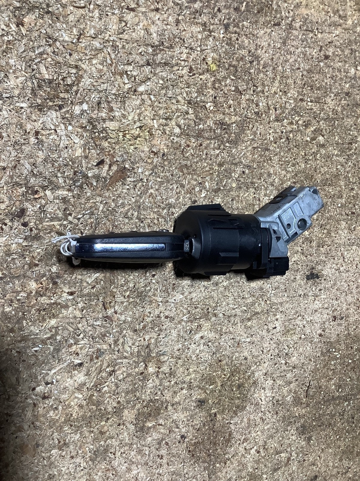 PEUGEOT 208 IGNITION BARREL LOCK AND KEY 3854600 2013 20187