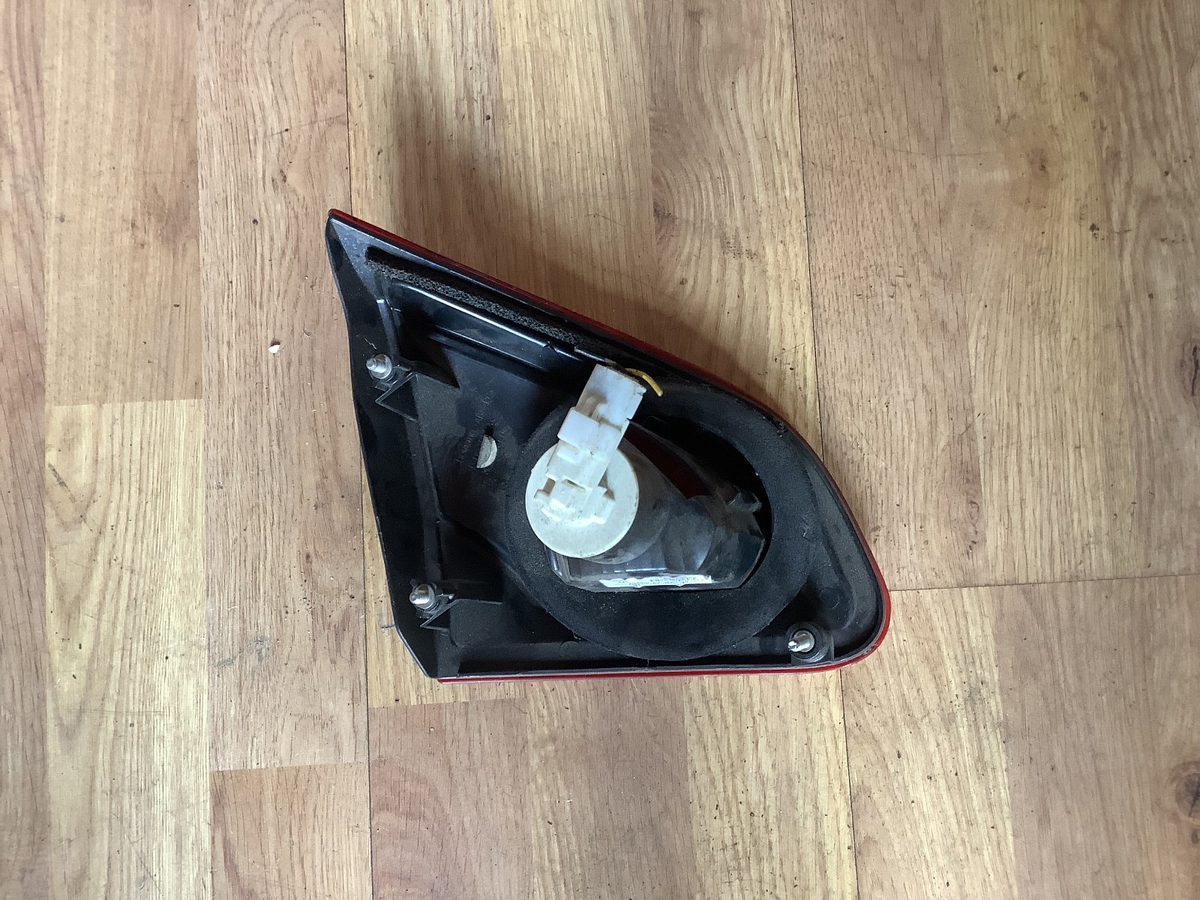 NISSAN QASHQAI DRIVER'S SIDE O/S INNER REAR LIGHT 89503209 2010 20134