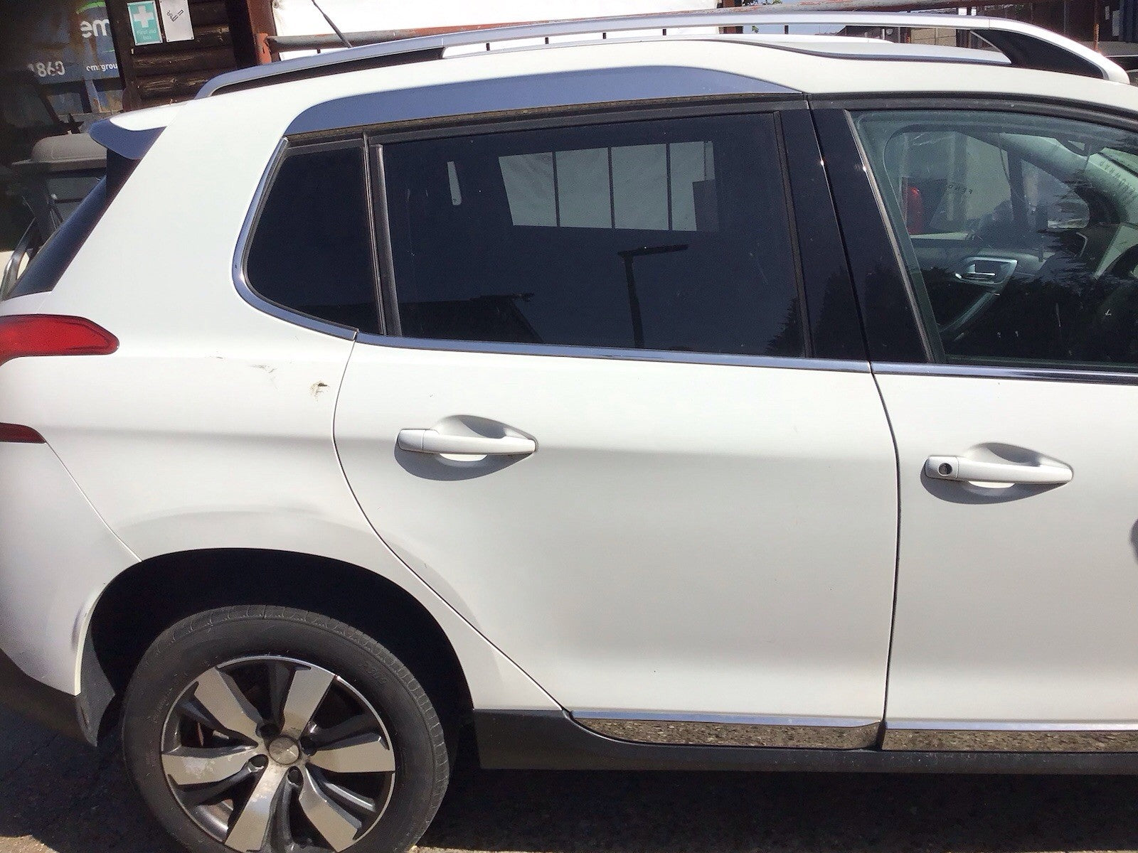 PEUGEOT 2008 MK1 DRIVERS SIDE REAR DOOR BANQUISE WHITE PAINT CODE EWP 2013 20191