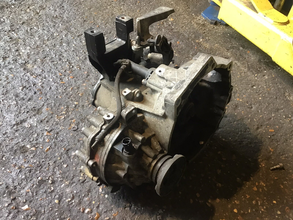 VOLKSWAGEN POLO 1.2 TDI DIESEL GEARBOX  MANUAL 5 SPEED CODE MZK 2010 20157