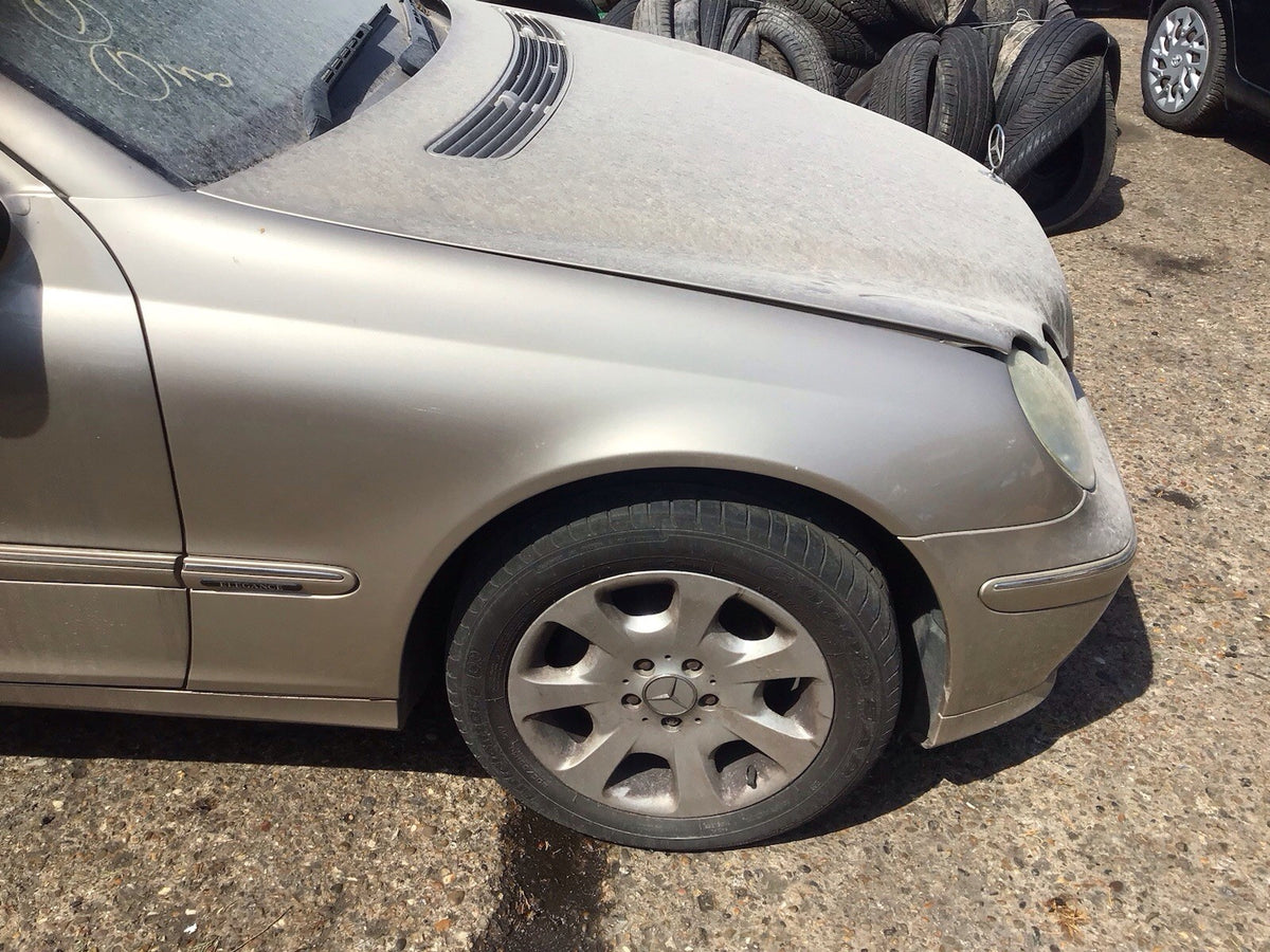MERCEDES C CLASS W203 DRIVER'S SIDE O/S WING PANEL IN DESERT SILVER 693 01 20070