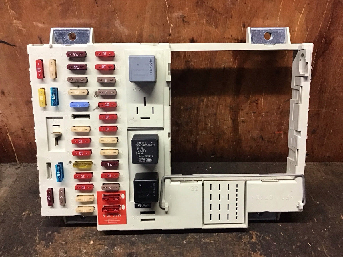 MAN TGX TGS FUSE BOX 81.25444.6074 EURO 6 2015 20203