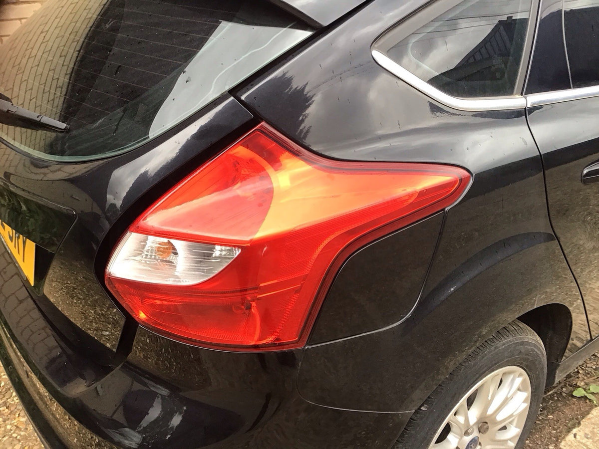 FORD FOCUS MK3 DRIVER'S SIDE O/S REAR LIGHT 5 DOOR HATCHBACK 2011 20142