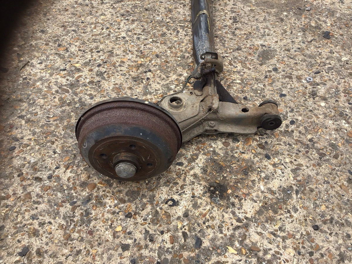 VAUXHALL CORSA B REAR AXLE DRUM BRAKES NO ABS 1993 20005
