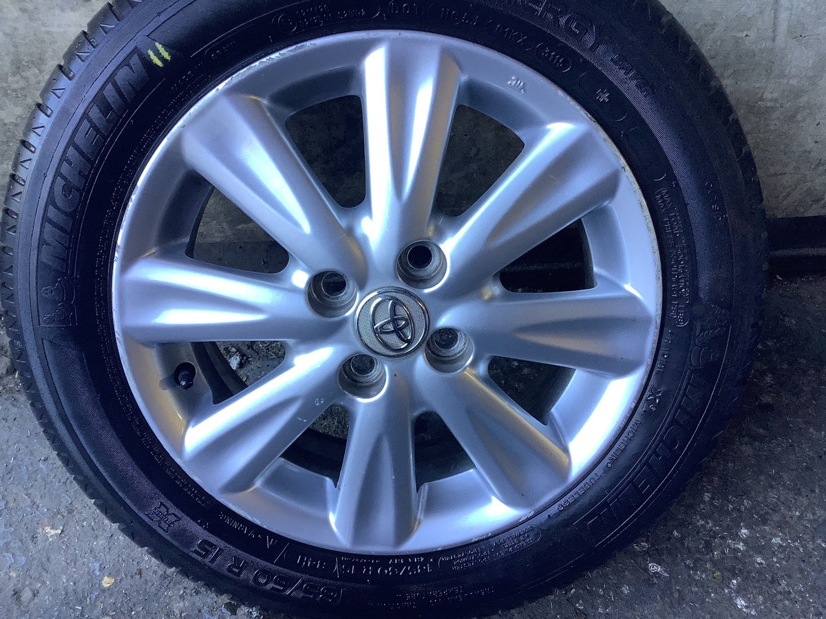 TOYOTA YARIS MK2 ALLOY WHEEL 15'' TYRE 185X60X15 42611 0D240 2006 20114