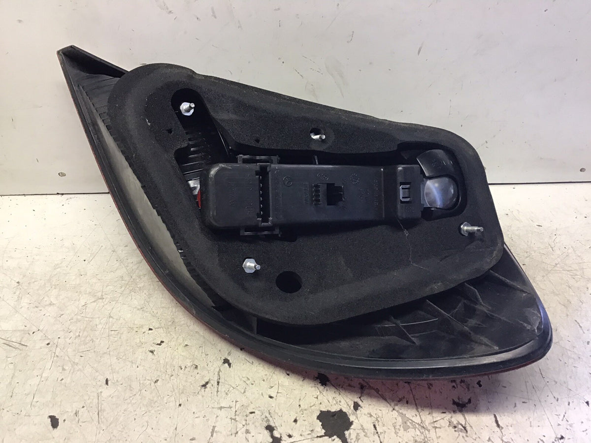 MERCEDES W203 COMPACT PASSENGER SIDE REAR LIGHT 2002 2008 1