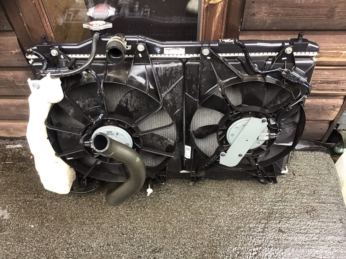 HONDA CIVIC MK9 1.8 PETROL AUTOMATIC RADIATOR FAN RAD PACK 2012 20175