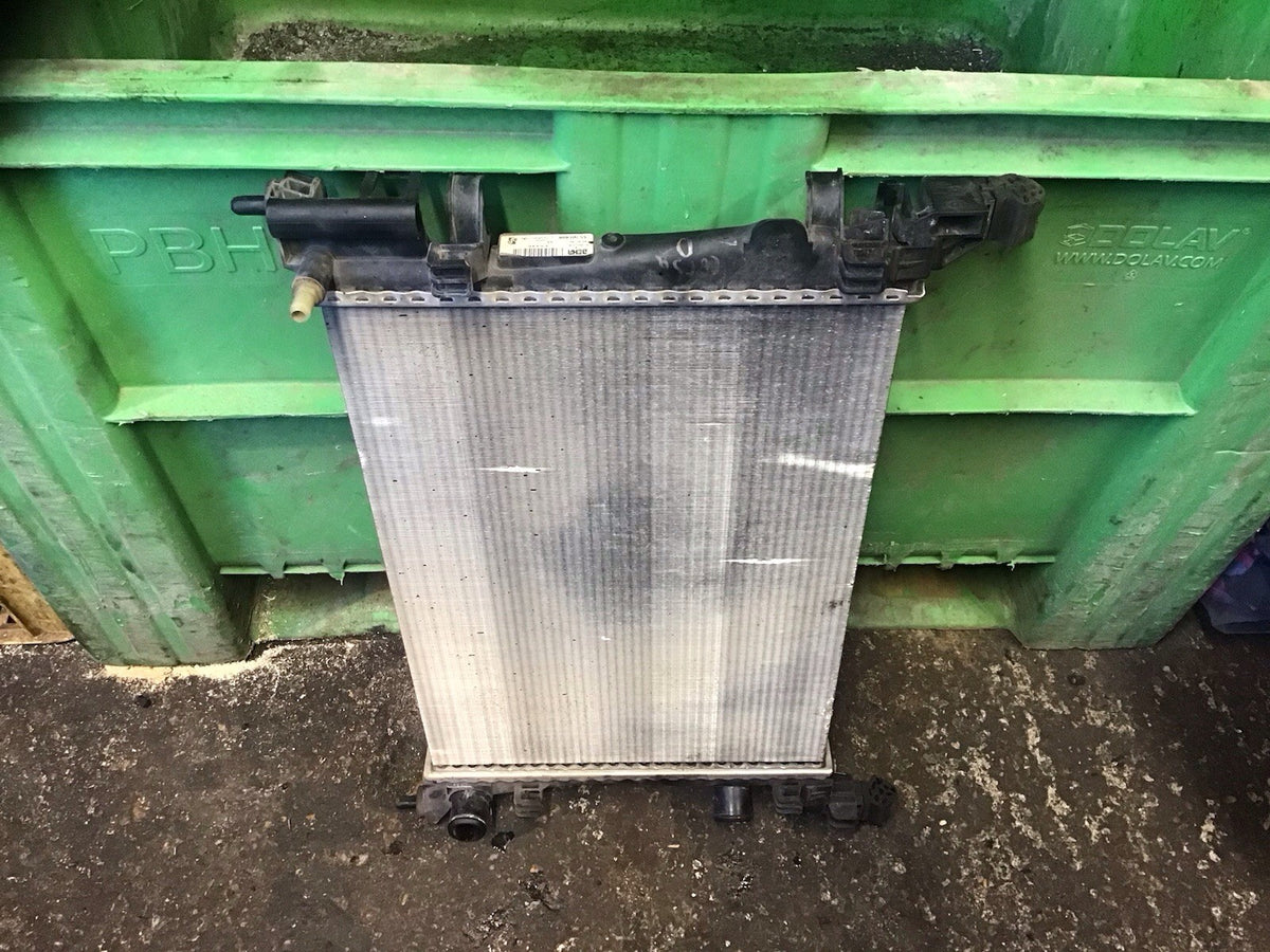 VAUXHALL CORSA D 1.2 1.4 PETROL RADIATOR 55701408 Z12XEP 06 101