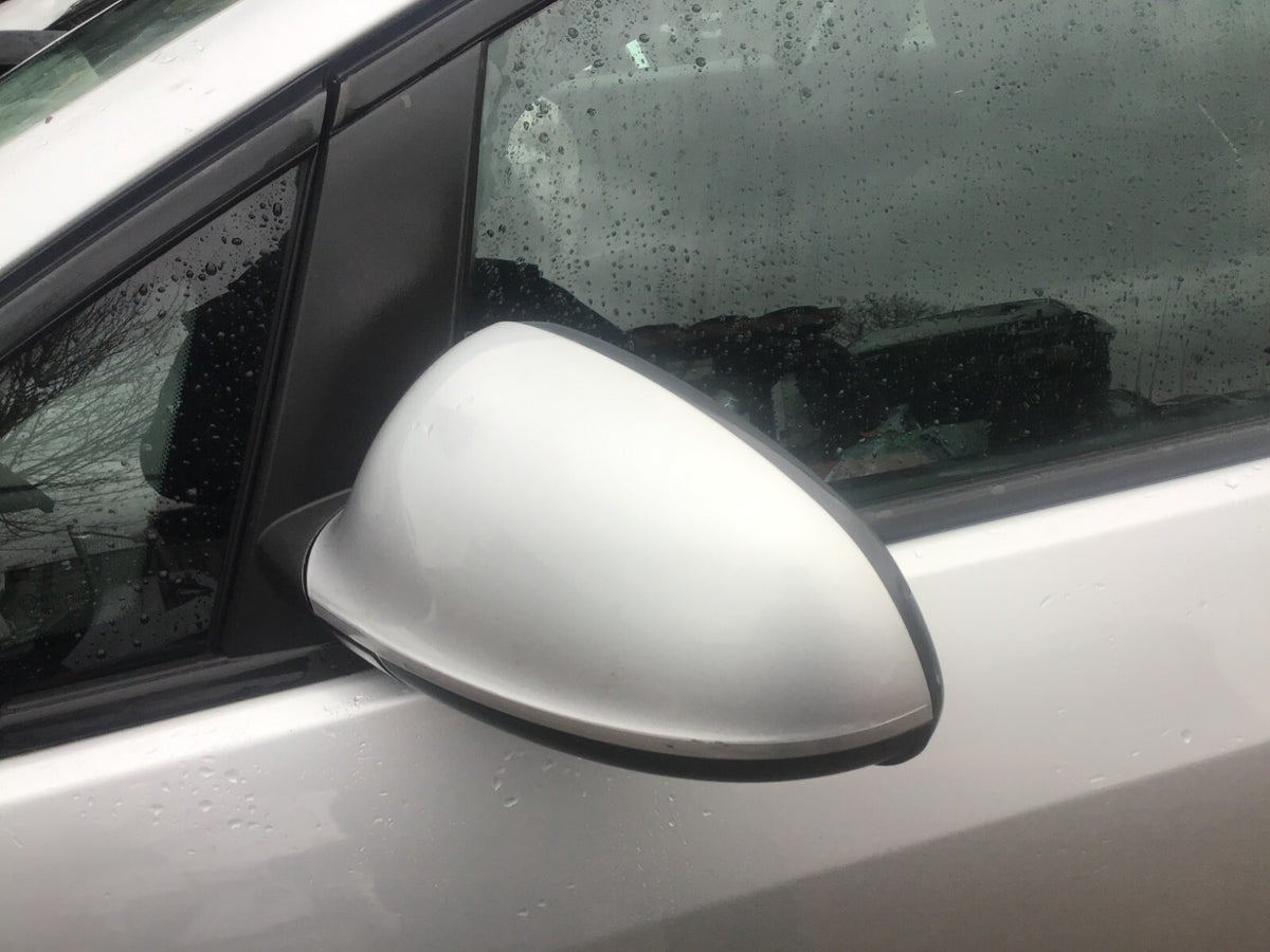 VAUXHALL ASTRA J PASSENGER SIDE N/S DOOR MIRROR SOVEREIGN SILVER 176/GAN  10 1511