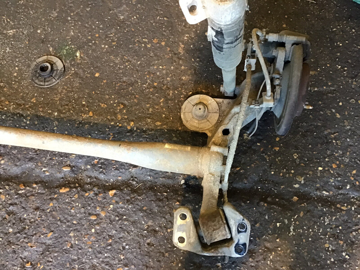 VAUXALL ASTRA J 1.6 PETROL REAR AXLE DISC BRAKES WITH ABS 2010 201511
