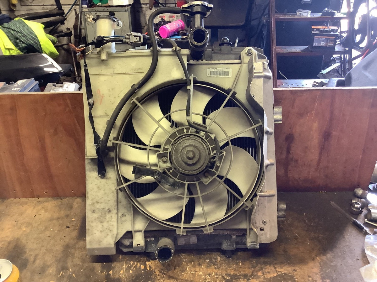PEUGEOT 107 1.0 PETROL RADIATOR FAN COWLING  16360 0Q020 00 2005 20122