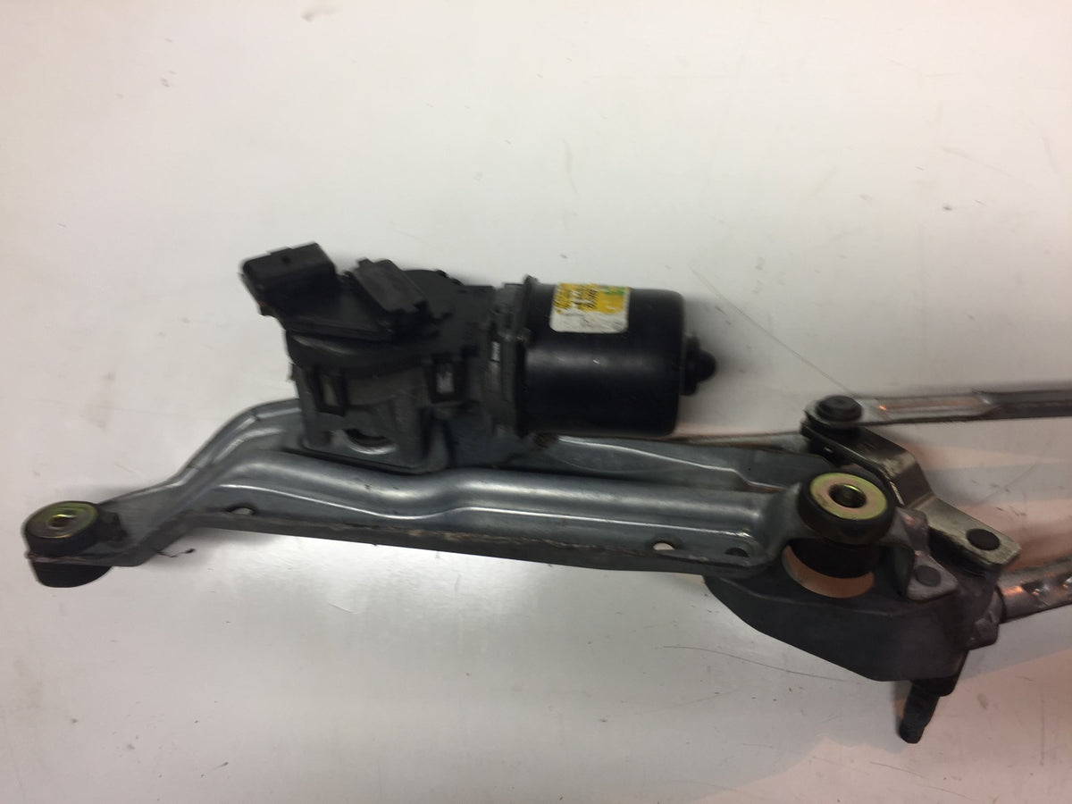PEUGEOT 1007 WIPER MOTOR LINKAGES VALEO 53564302  4 PIN PLUG1
