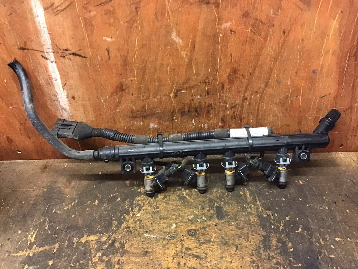 FORD KA FIAT 500 1.2 FUEL INJECTOR RAIL WITH INJECTORS 2009 20163