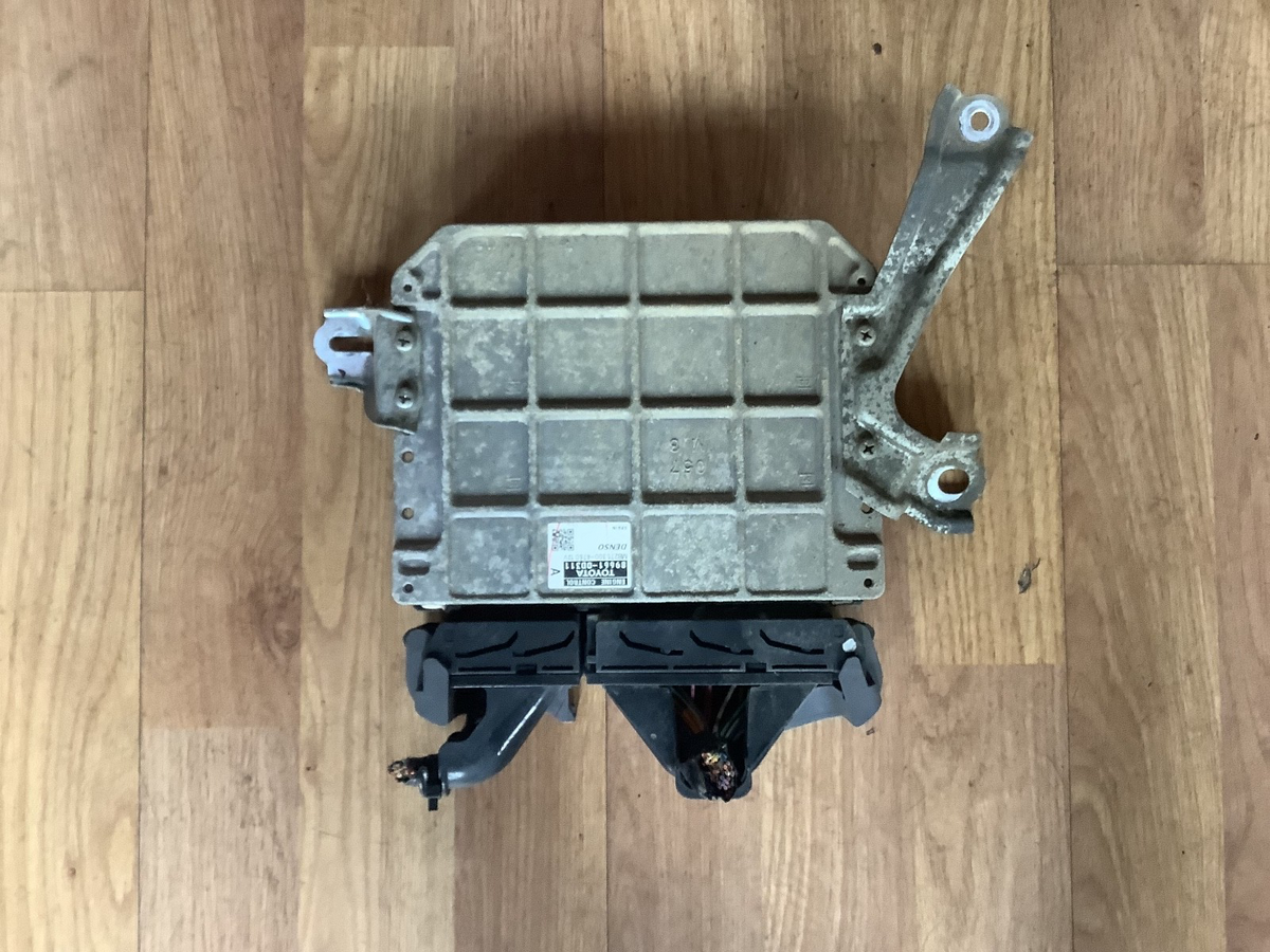 TOYOTA YARIS MK2 1.3 PETROL ECU 89661 0D311 2006 20110