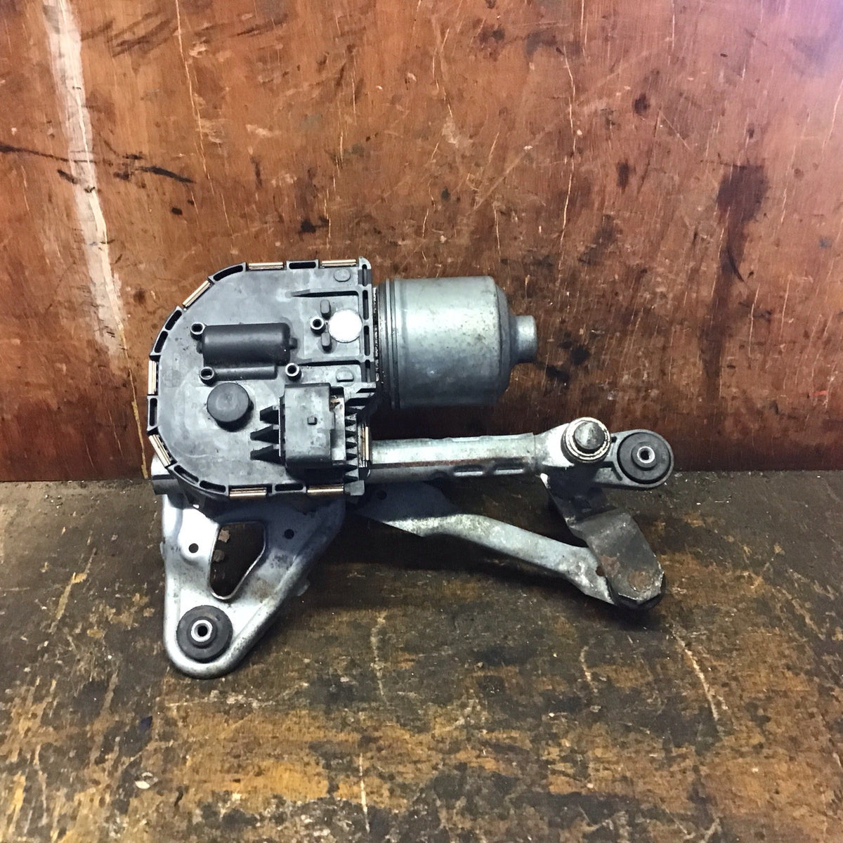 PEUGEOT 5008 WIPER MOTOR FRONT RIGHT 3397021289 2009 20176
