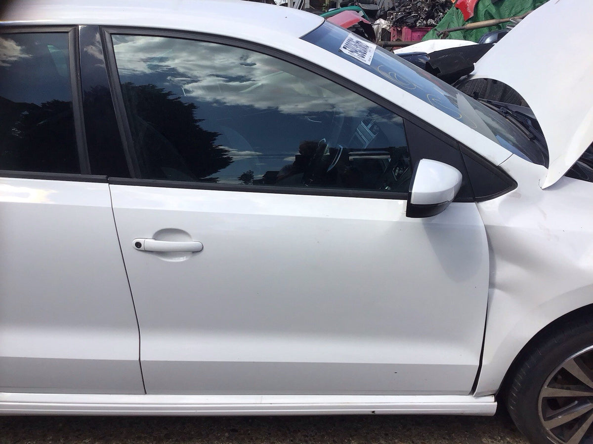 VOLKSWAGEN POLO 6R DRIVER'S SIDE O/S FRONT DOOR CANDY WHITE LB9A 2009 20171